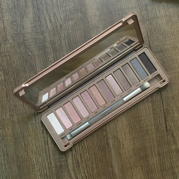 BNIB Urban Decay Naked3 Soft Pink Eyeshadow Palette - Picture 2 of 5
